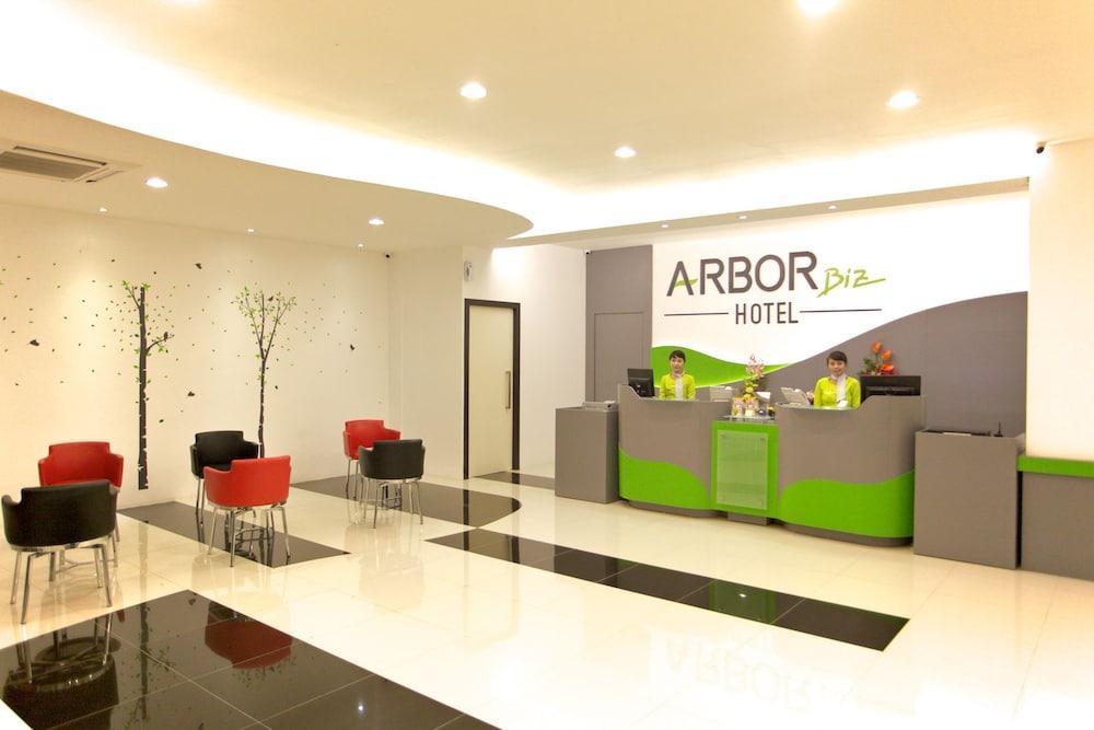 Arbor Biz Hotel Макасар Экстерьер фото