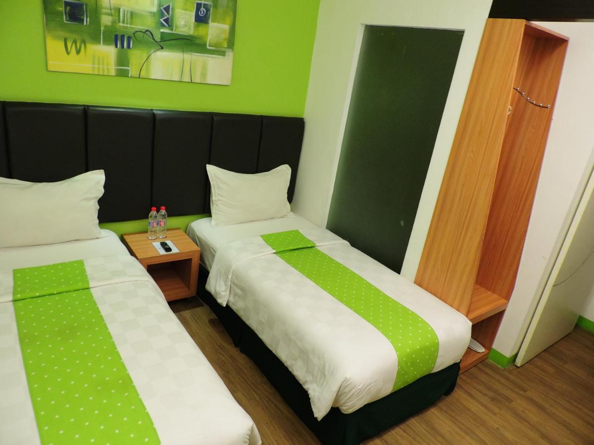 Arbor Biz Hotel Макасар Экстерьер фото