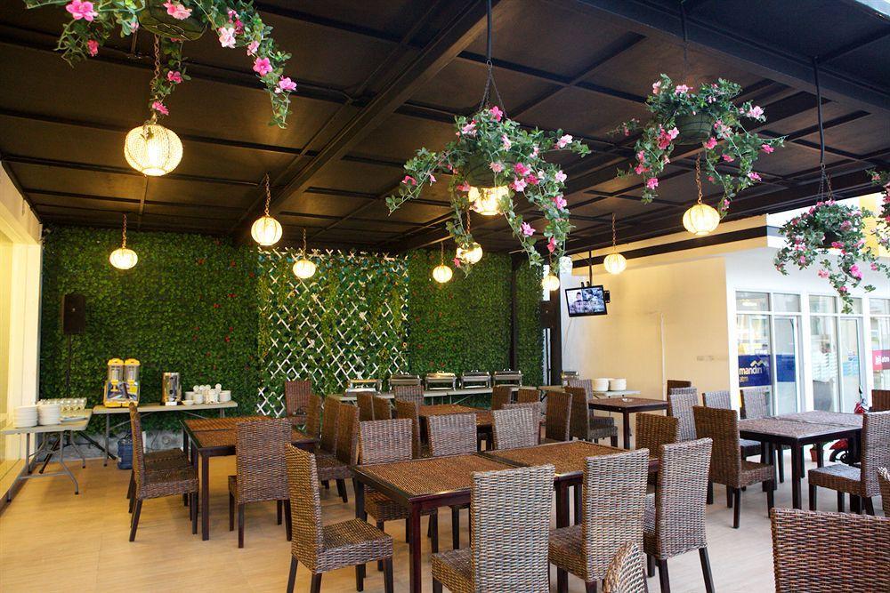 Arbor Biz Hotel Макасар Экстерьер фото