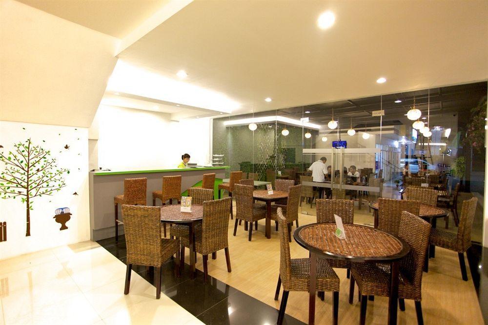 Arbor Biz Hotel Макасар Экстерьер фото