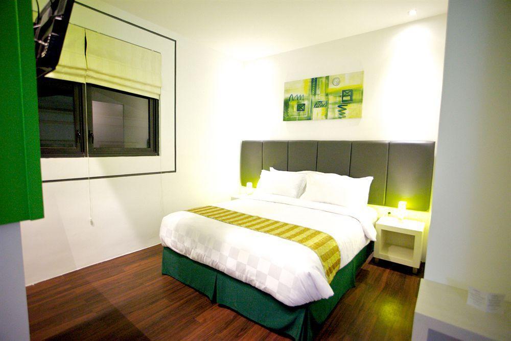 Arbor Biz Hotel Макасар Экстерьер фото