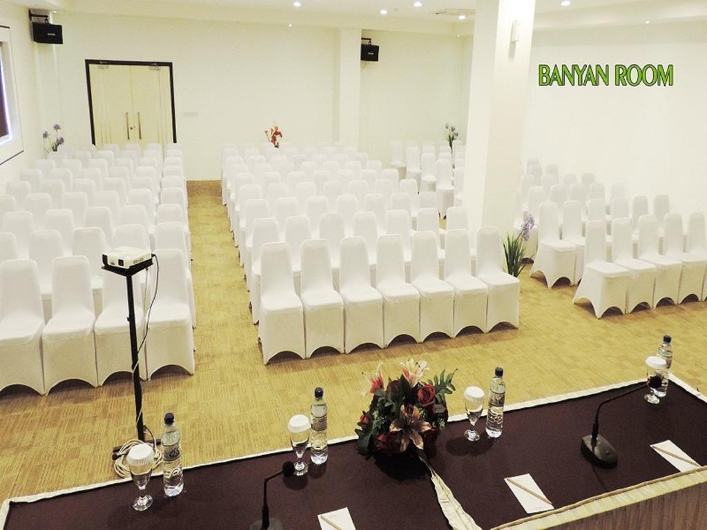 Arbor Biz Hotel Макасар Экстерьер фото