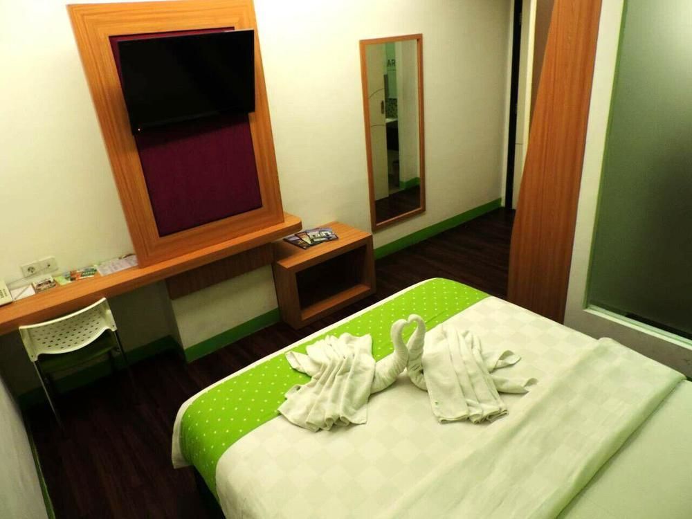 Arbor Biz Hotel Макасар Экстерьер фото