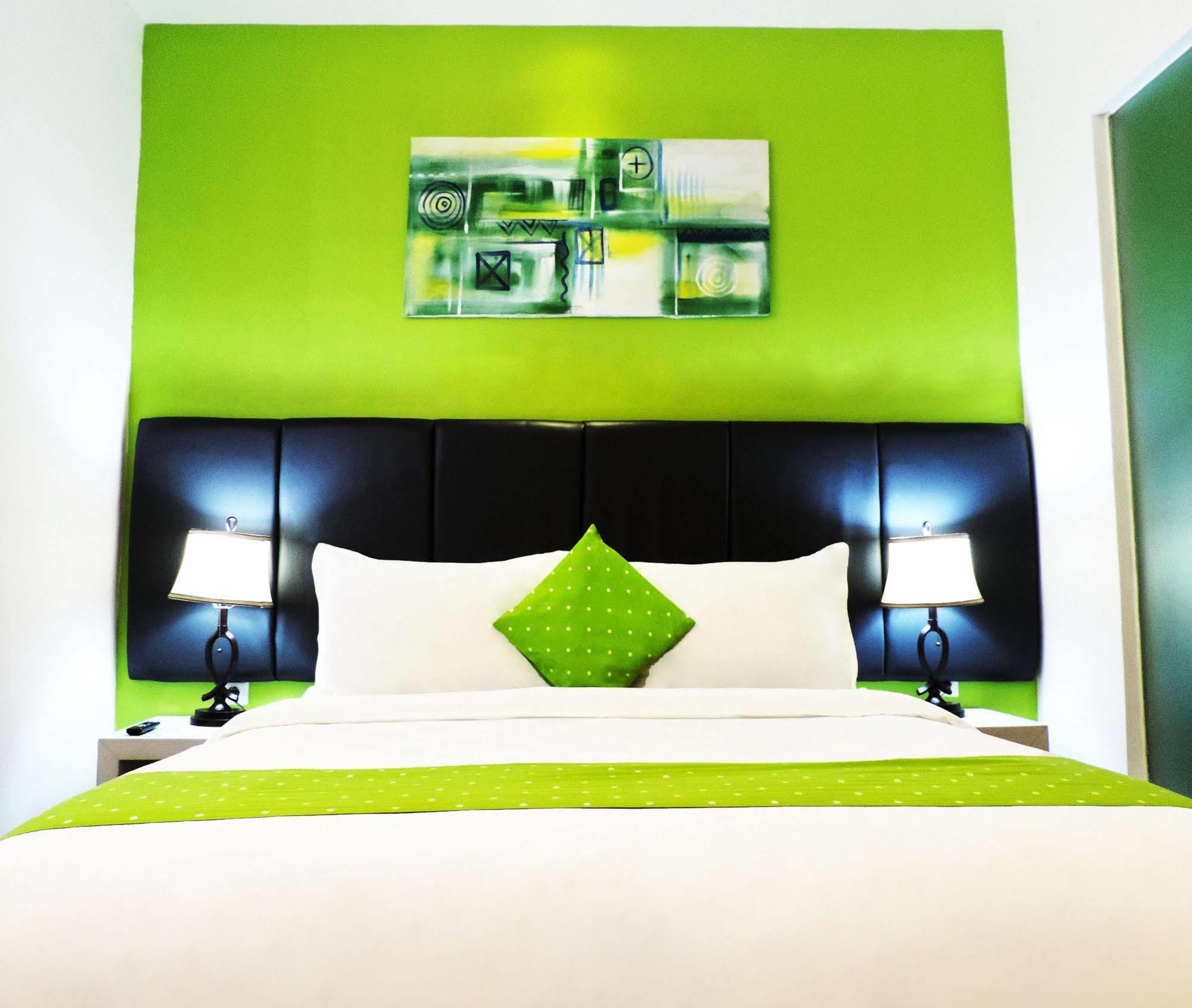 Arbor Biz Hotel Макасар Экстерьер фото