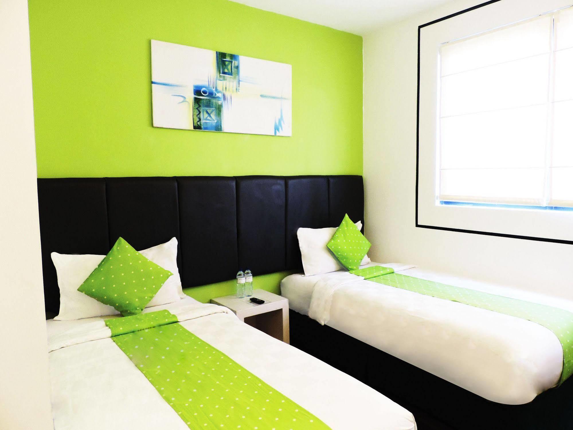 Arbor Biz Hotel Макасар Экстерьер фото