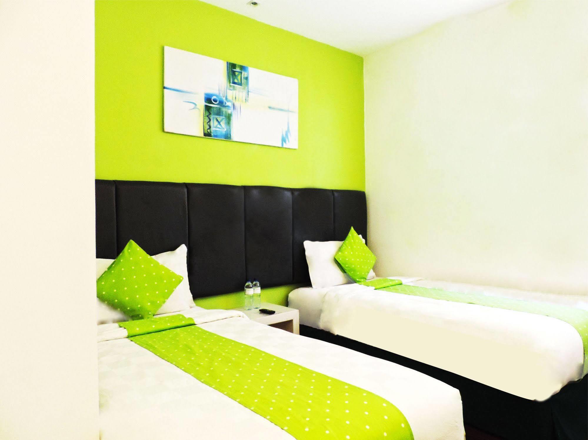 Arbor Biz Hotel Макасар Экстерьер фото
