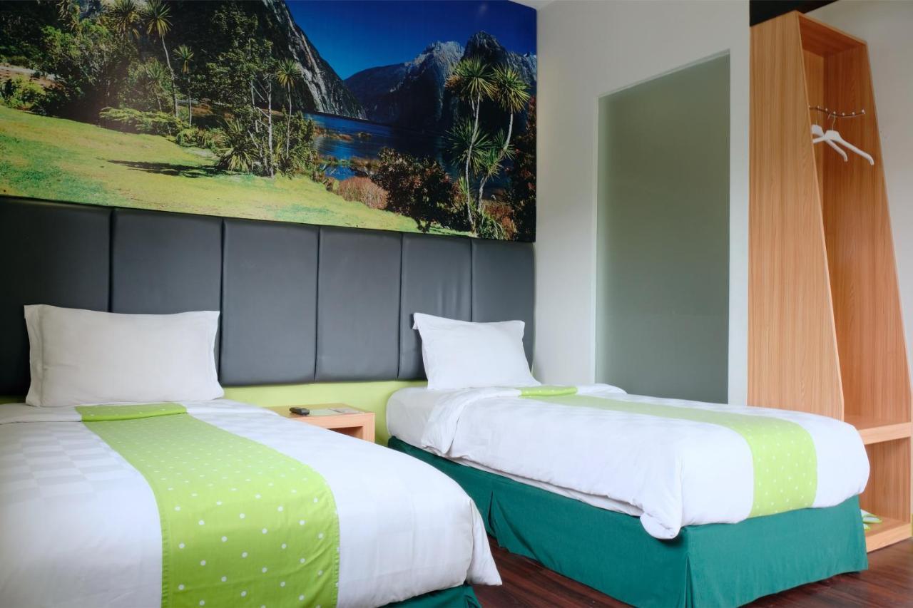 Arbor Biz Hotel Макасар Экстерьер фото