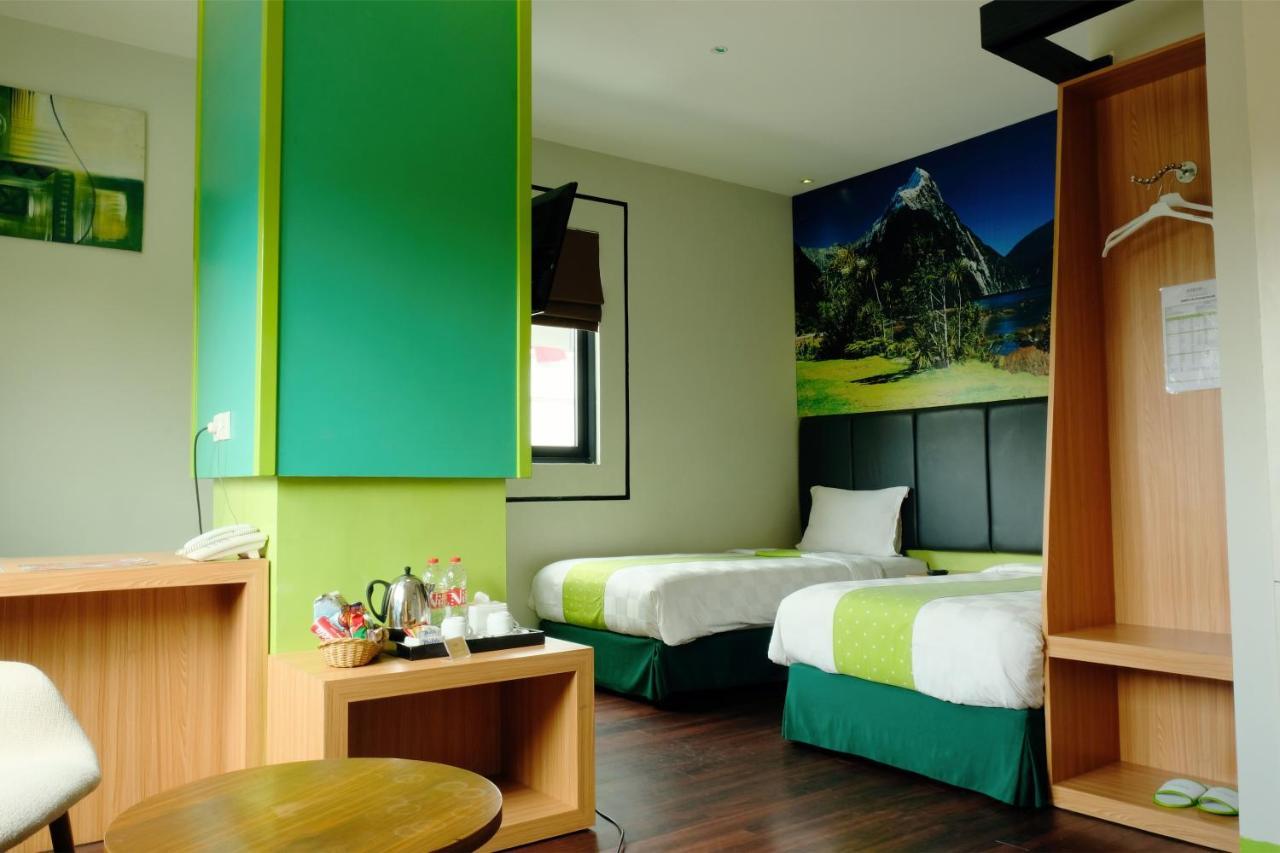 Arbor Biz Hotel Макасар Экстерьер фото