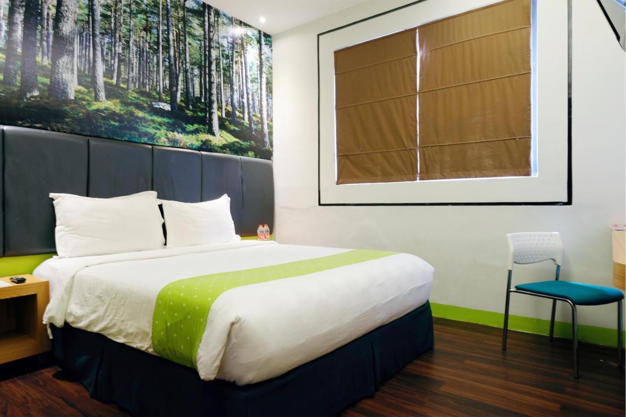 Arbor Biz Hotel Макасар Экстерьер фото